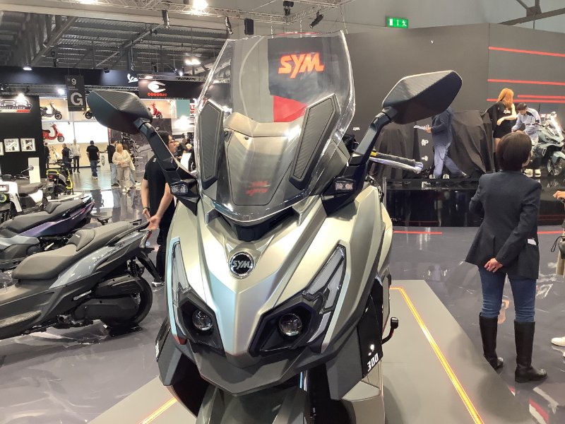 CRUISYM  300 ABS TCS E5+ 5